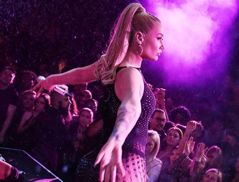  Iggy Azalea Live in Bangkok: An Unforgettable Fusion of Latin Rhythm and Urban Pop!